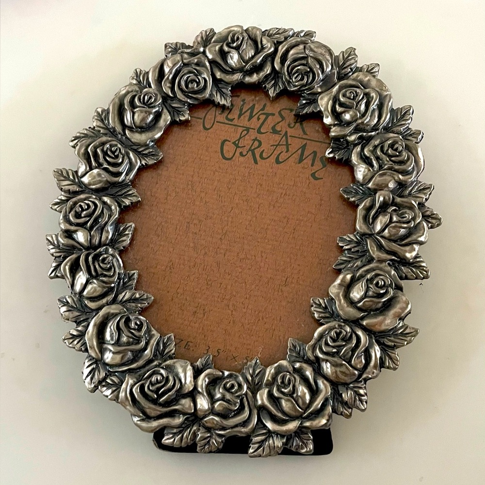Y2K Pewter Picture Frame with all around roses
